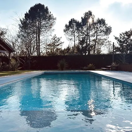 Les Du Médoc En Bois Aux Accents De Fuste Canadienne Avec Piscine * Saint-Aubin-de-Médoc