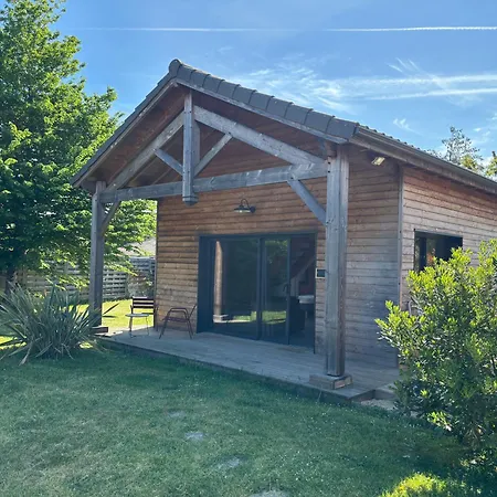 Alpstuga Les Du Medoc En Bois Aux Accents De Fuste Canadienne Avec Piscine