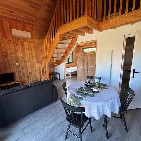 Alpstuga Les Du Medoc En Bois Aux Accents De Fuste Canadienne Avec Piscine